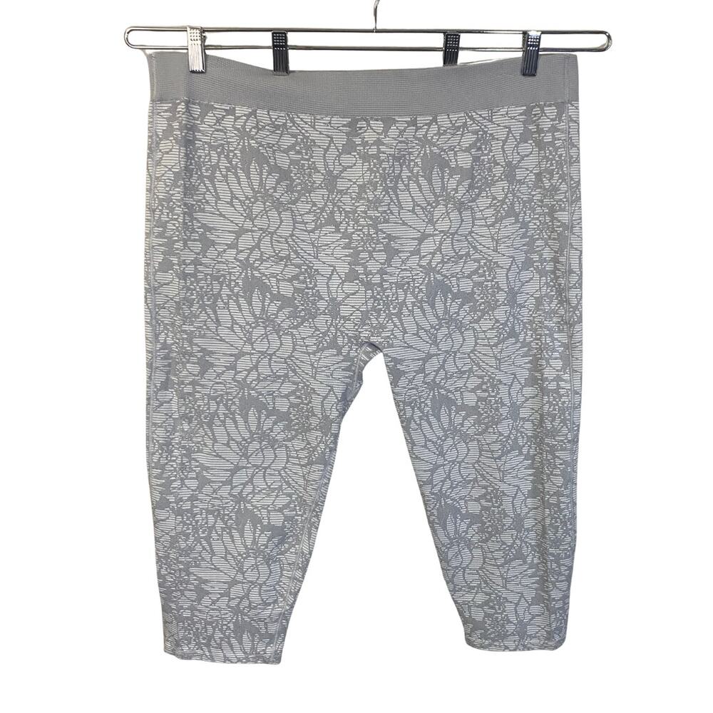 Fabletics Light Grey Seamless Capri Floral Jacquard Cropped Legging Sz 3X